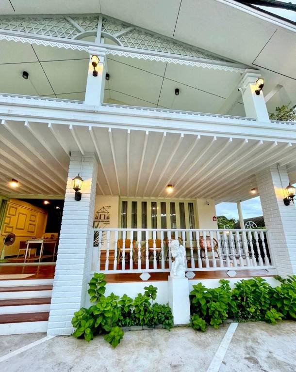 Serviced apartment with terrace & yard in Ranong