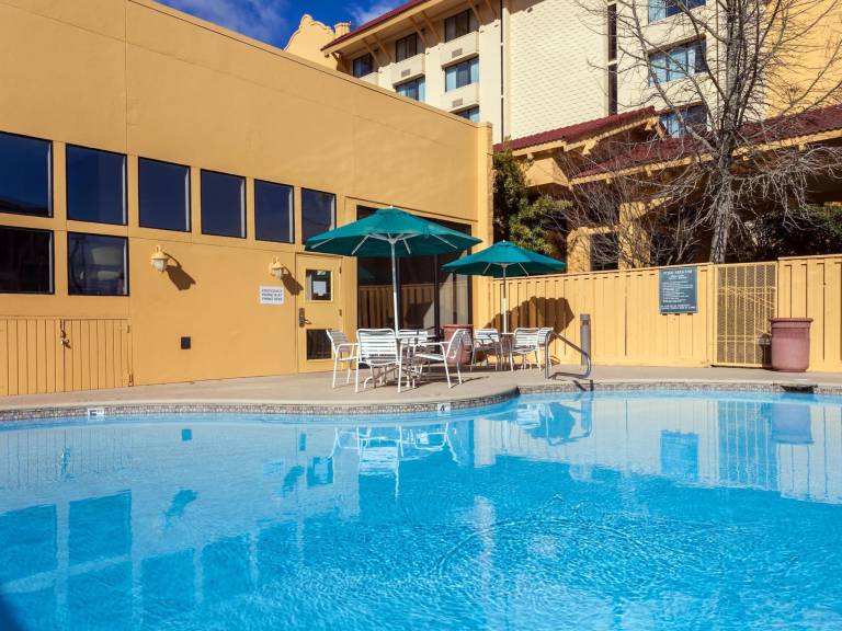La Quinta Inn & Suites by Wyndham Seattle Sea-Tac Airport — photo 3