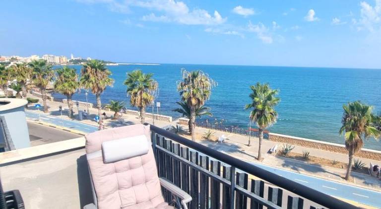 Rental apartment with 2 rooms for 6 persons in Andria