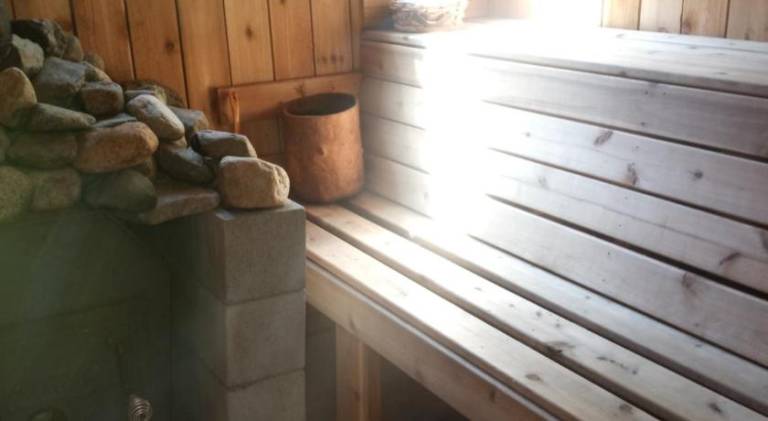 Forest Sweet Retreat Hot Tub & Wood Fired Sauna — photo 5