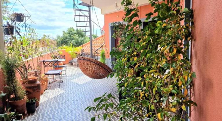 Child-friendly serviced apartment with patio | Next to Cathedral of Funchal | Pets are welcome — photo 5