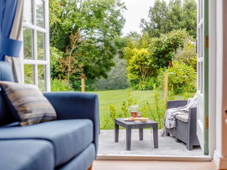 Fully equipped cottage with yard & terrace | Pets allowed — photo 4