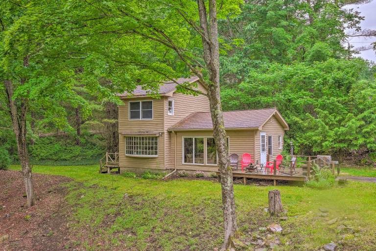 Berkshire Riverfront Ski Cabin: Close to Hiking! — photo 4