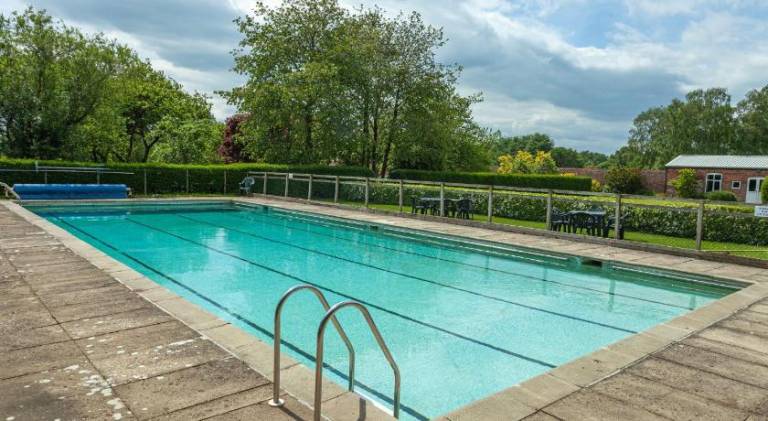 House with pool | Dogs allowed — photo 4