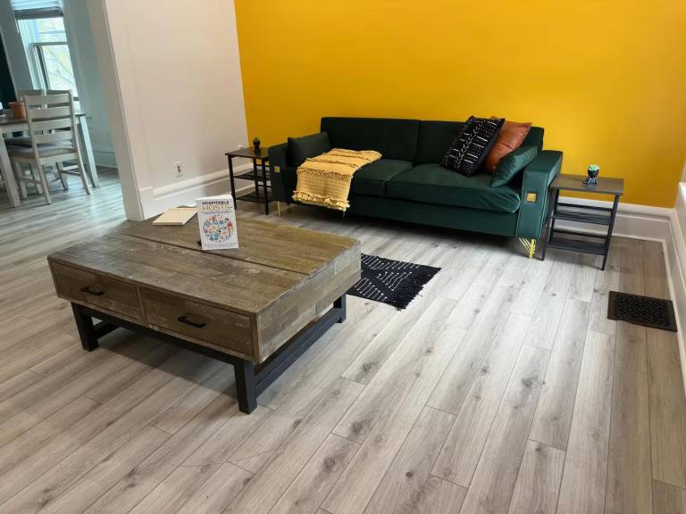 Short North– Parking Free - King Bed - Convention in Franklin, OH