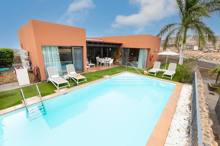 Fully equipped lovely villa with garden, private pool & BBQ | Pets allowed — photo 2