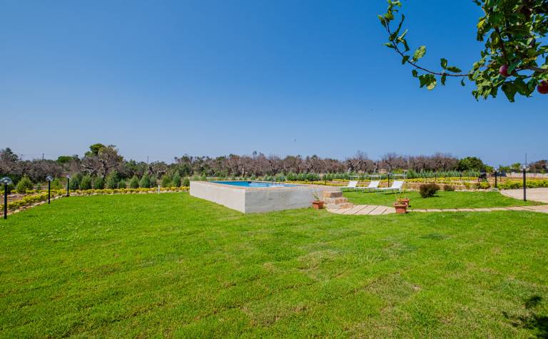 Villa with garden, private pool & BBQ | Pool view — photo 2