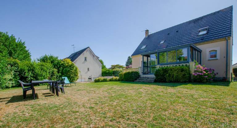 Gite with patio & yard — photo 5