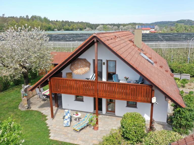 Fully equipped holiday apartment | Garden view | Pets are welcome in Tuebingen