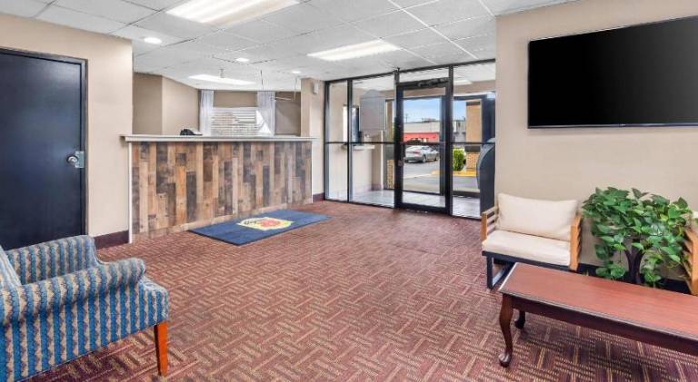 Super 8 By Wyndham Columbia — photo 3