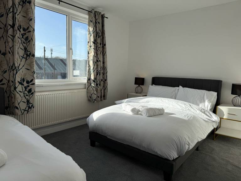 Large and Peaceful 4 Bedroom House in Bridgend