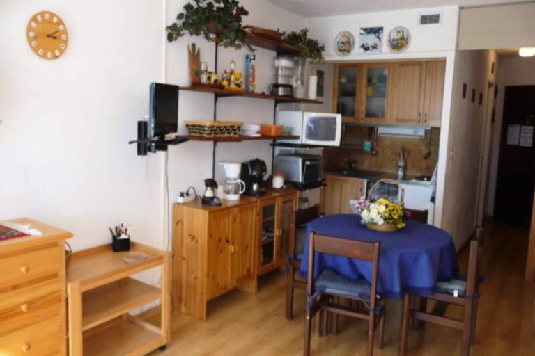 Rental apartment | Next to the ski | Pets are welcome — photo 4