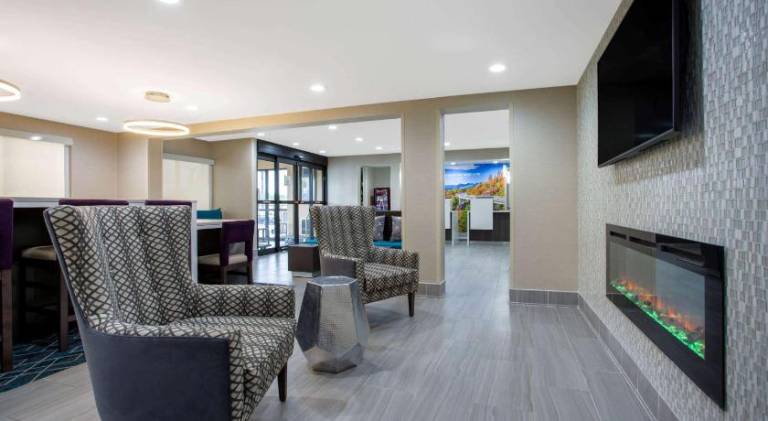 La Quinta Inn by Wyndham Roanoke Salem — photo 3