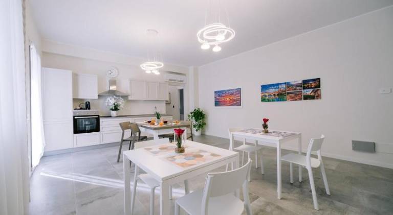 Apartment with garden — photo 3