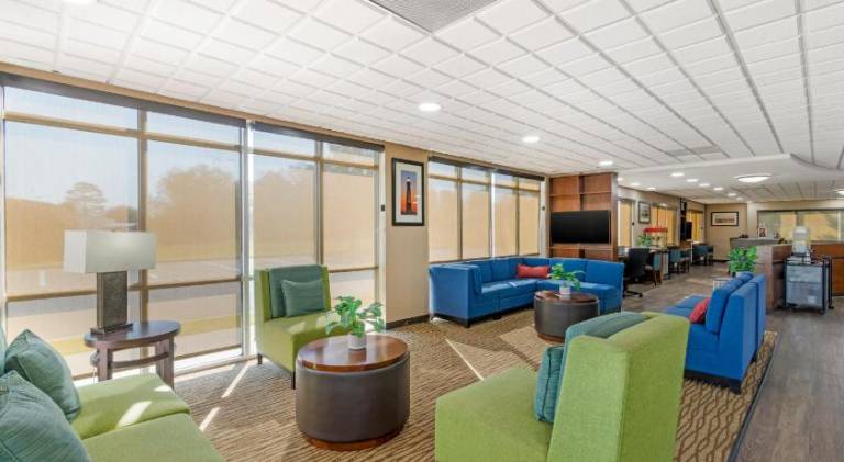 Comfort Suites Brunswick — photo 3