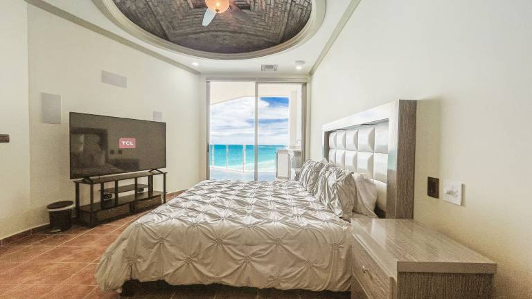 Condo Sandy Beach
