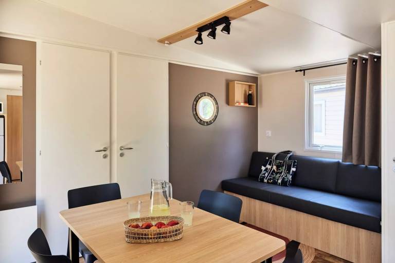 Mobile home with patio & grill — photo 5