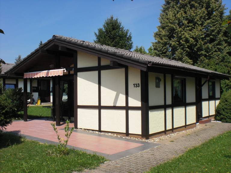 Holiday park with yard & patio — photo 2