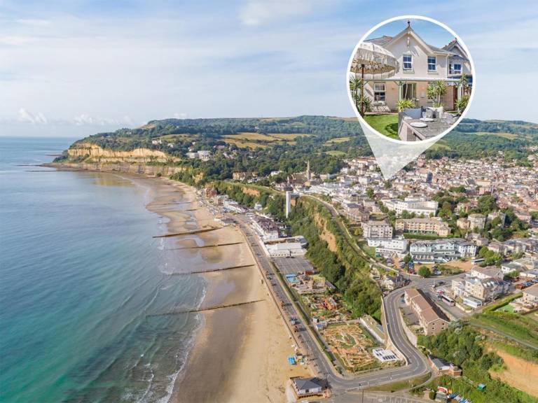 Cottage with garden, sauna & barbeque in Shanklin