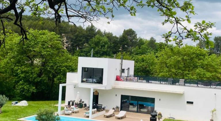 Villa with pool in Meyreuil