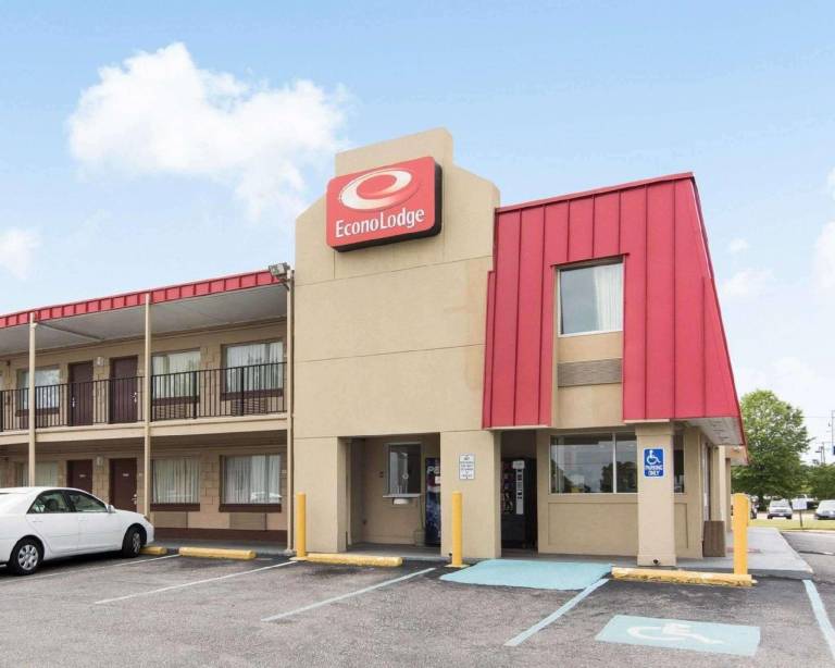 Econo Lodge Virginia Beach Town Center in Virginia Beach, VA