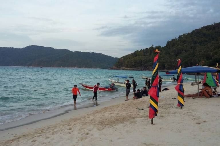 majoitus  Pulau Perhentian Kecil
