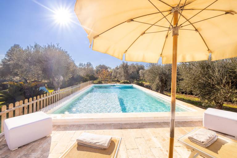 Family-oriented charming villa with private pool, jacuzzi & yard | Dogs allowed — photo 3