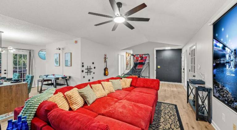 Vacation home with 3 rooms for 10 persons in Athens, GA