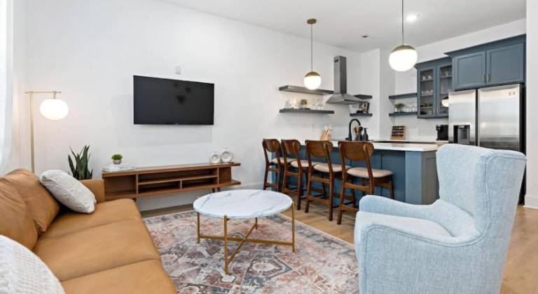Chic East Nashville Condo with Free Parking 3 mi to Broadway in Nashville, TN