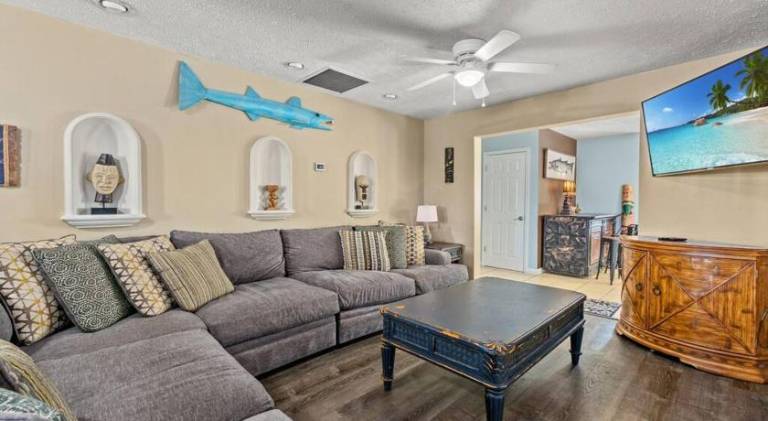 Fully equipped vacation home with yard, jacuzzi & grill | Next to the beach | Suitable for remote work | Pets are welcome — photo 3