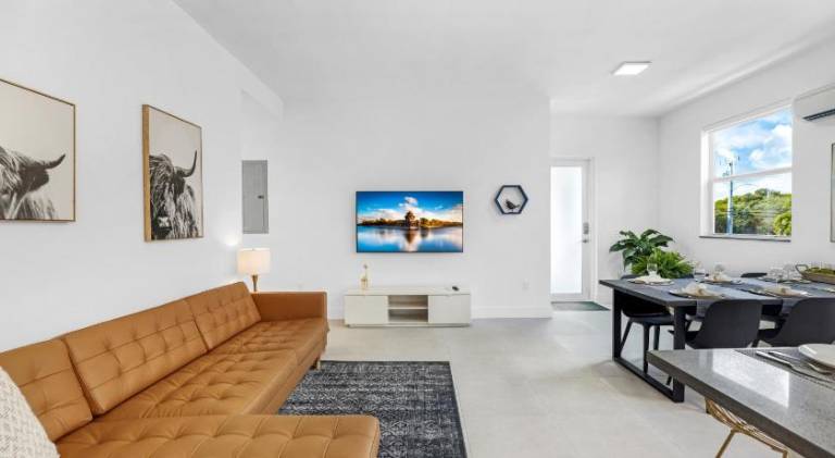 Pleasant house with hot tub | Pets allowed in Miami, FL