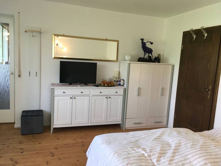Ferienwohnung mit Hund in Siegsdorf, Vorauf für max. 4 Personen Ferienwohnung mit Hund in Siegsdorf, Vorauf für max. 4 Personen