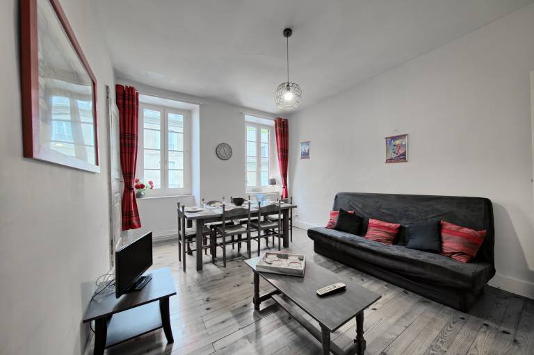 Holiday Apartment "À Luchon" near the Slopes with Balcony and Wi-Fi — photo 2