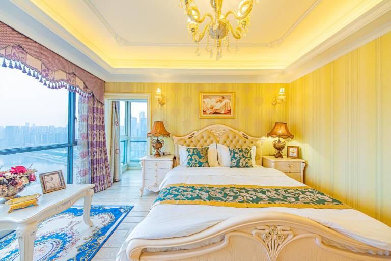 Mist Haven - Yuejiang Luxury Four-Bedroom Suite with River View, Five Beds, European Style — photo 5