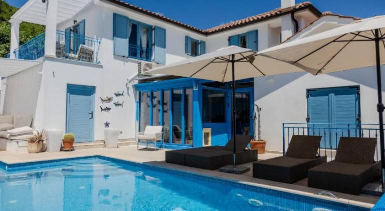 Villa with pool & jacuzzi | Pets allowed in Opatija