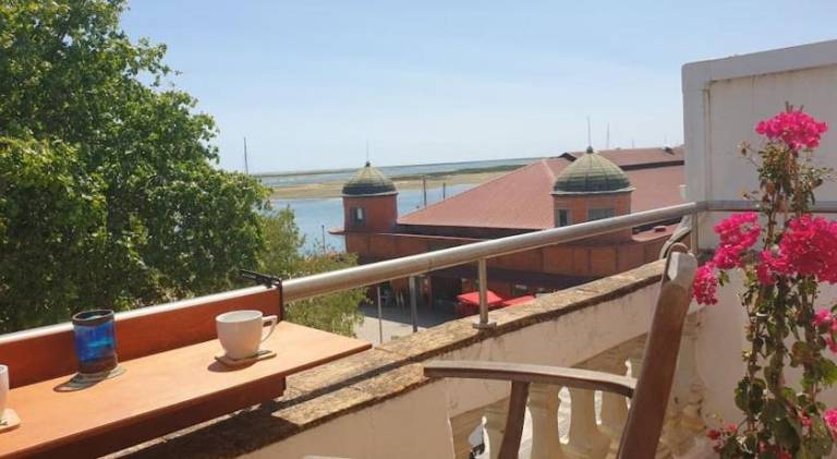 Holiday apartment with 3 rooms for 6 persons in Olhao