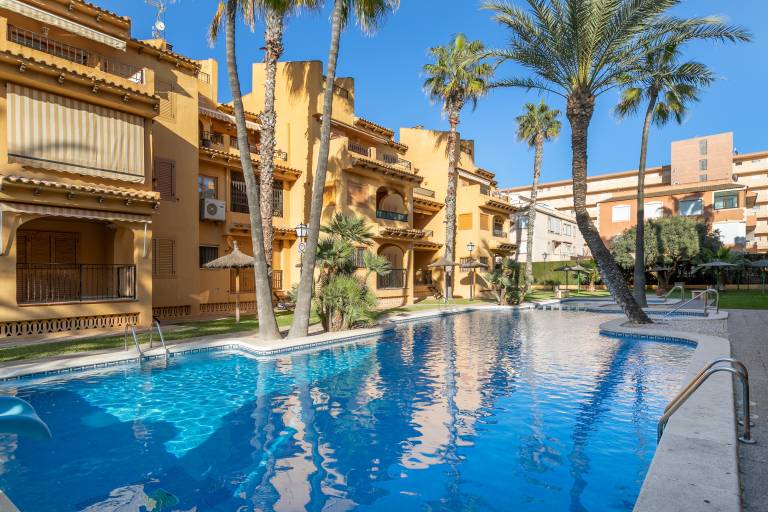 Apartment "El Albero" with Pool, Terrace & Wi-Fi in Almeria