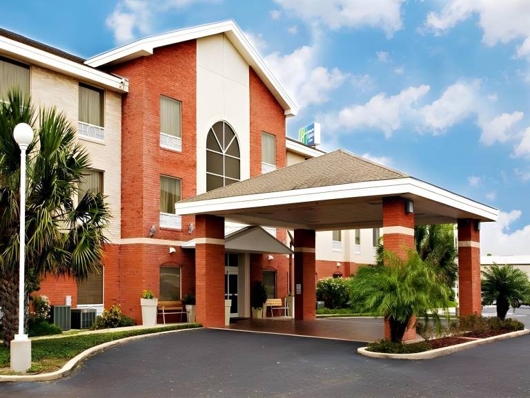 Holiday Inn Express Hotel and Suites Weslaco By IHG in Weslaco, TX