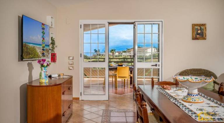 Appartamenti in villa Ionio vista mare con piscina riscaldata e campo da bocce — photo 2