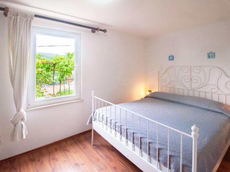 Holiday apartment with grill, patio & yard | Sea view | Pets allowed — photo 4