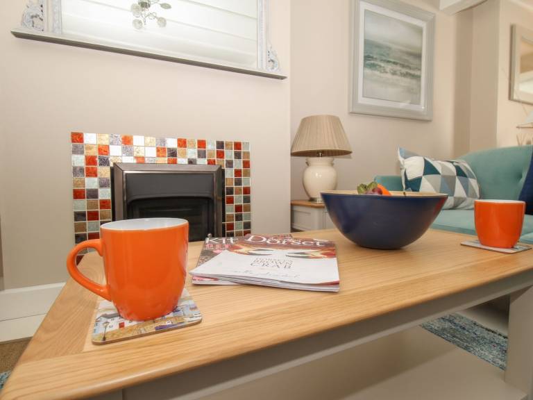 Family-oriented cottage with yard | Beach view | Pets allowed — photo 4