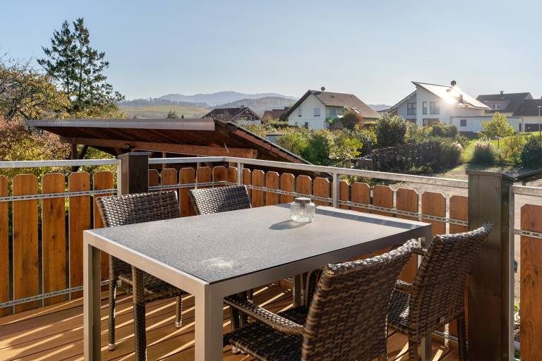 Apartment 'Ferienwohnung Birne' with Shared Garden, Balcony and Wi-Fi — photo 2