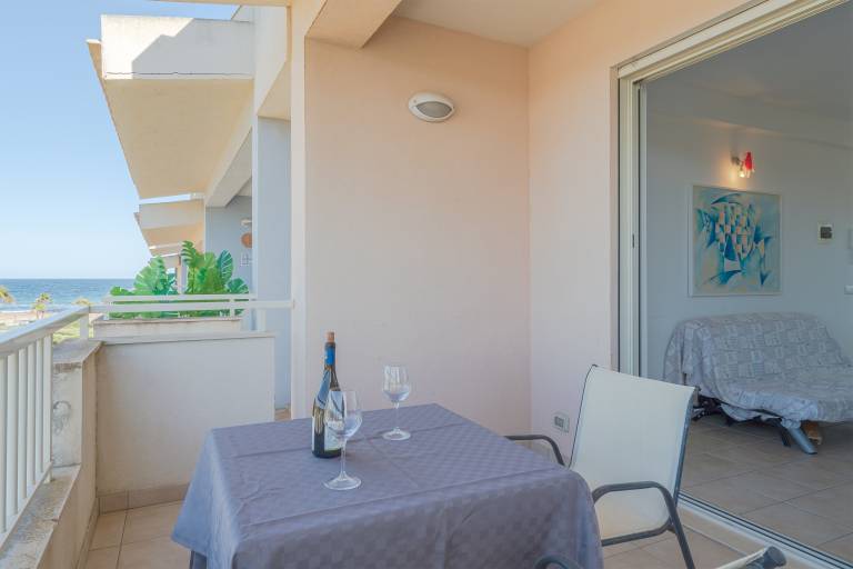 Holiday Apartment "Giulietta" with Sea View, Balcony & Wi-Fi — photo 3