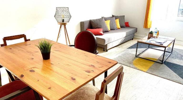 Holiday apartment with 2 rooms for 6 persons in Limoges