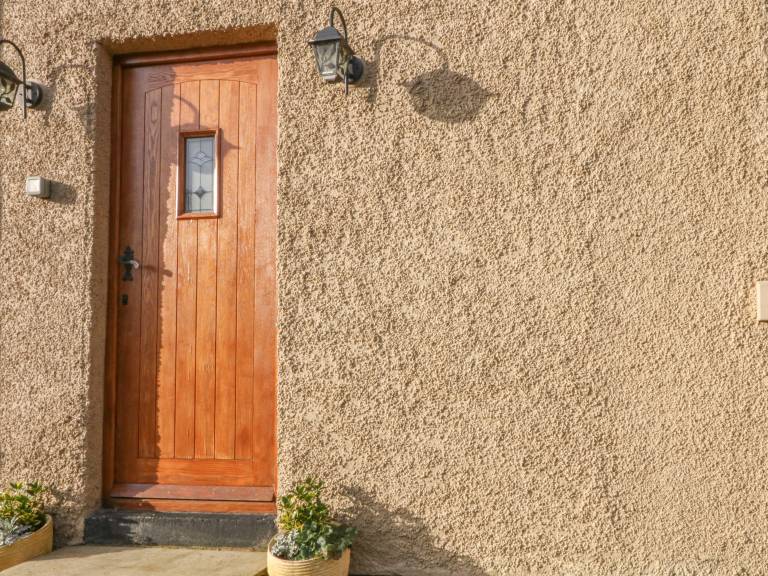 Family-oriented nice cottage with yard | Pets allowed — photo 3