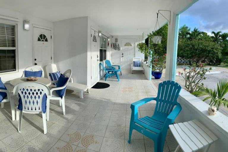 S2 BP Steps to Beach Entire Apartment — photo 2