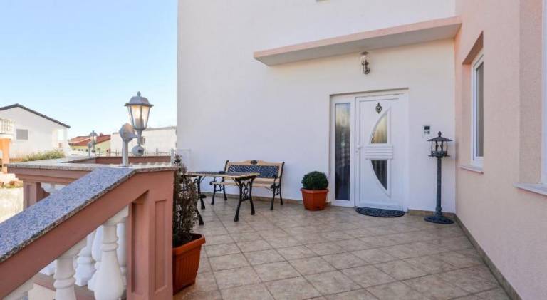 Lovely holiday apartment with patio & yard | Pets are welcome — photo 5