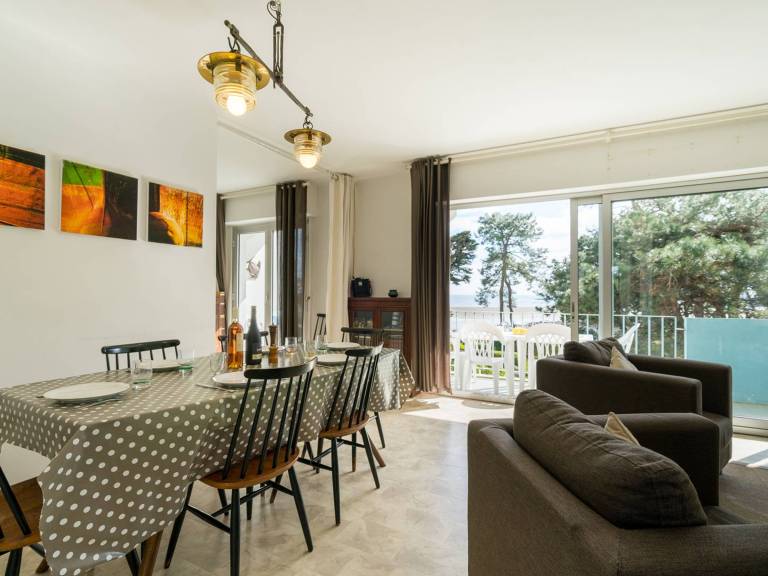 Apartment with 2 rooms for 6 persons — photo 2
