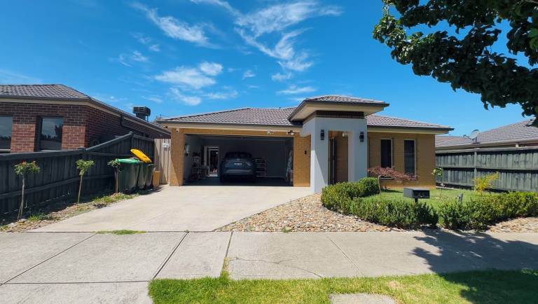 House  Caroline Springs