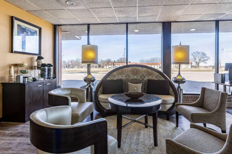 Quality Inn & Suites Albert Lea — photo 2